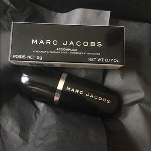 SOLD Marc Jacobs Accomplice Concealer (30)